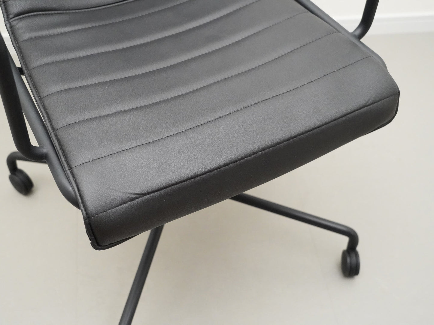 オフセットフレーム デスクチェア ブラック デイズオフィス ネンド 佐藤オオキ / offset frame Chair DAYS OFFICE nendo
