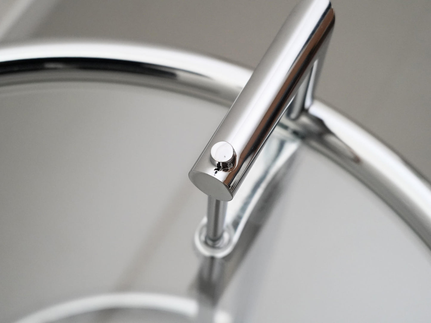 アイリーン・グレイ E1027 アジャスタブルテーブル クラシコン カッシーナ / Eileen Gray Adjustable Table ClassiCon
