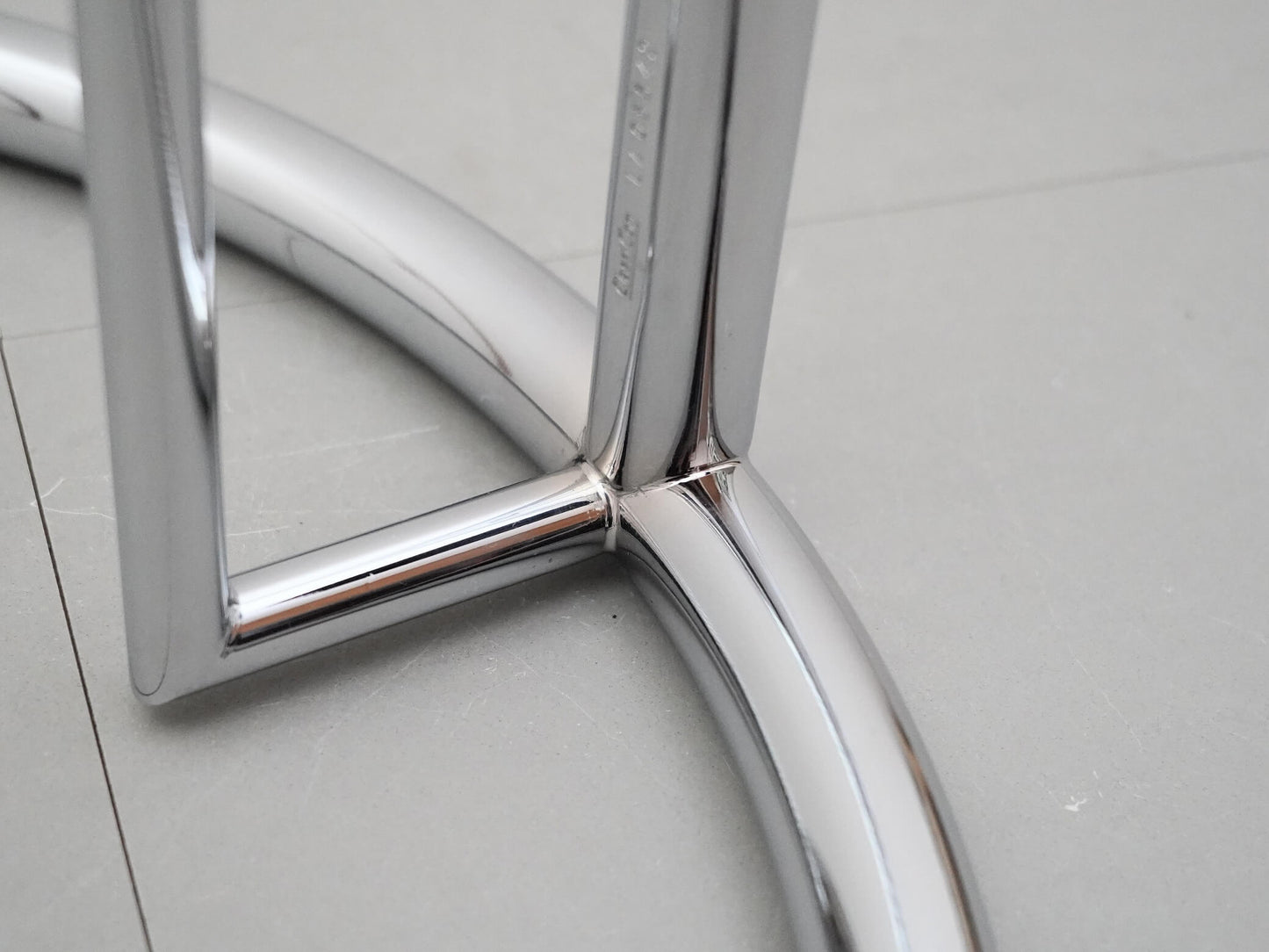 アイリーン・グレイ E1027 アジャスタブルテーブル クラシコン カッシーナ / Eileen Gray Adjustable Table ClassiCon