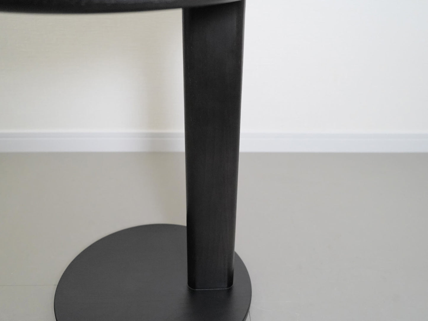 エレファント サイドテーブル ブラック クリスチャン・ハース / Elephant Side Table Black Christian Haas Karimoku New Standard KNS 在庫5