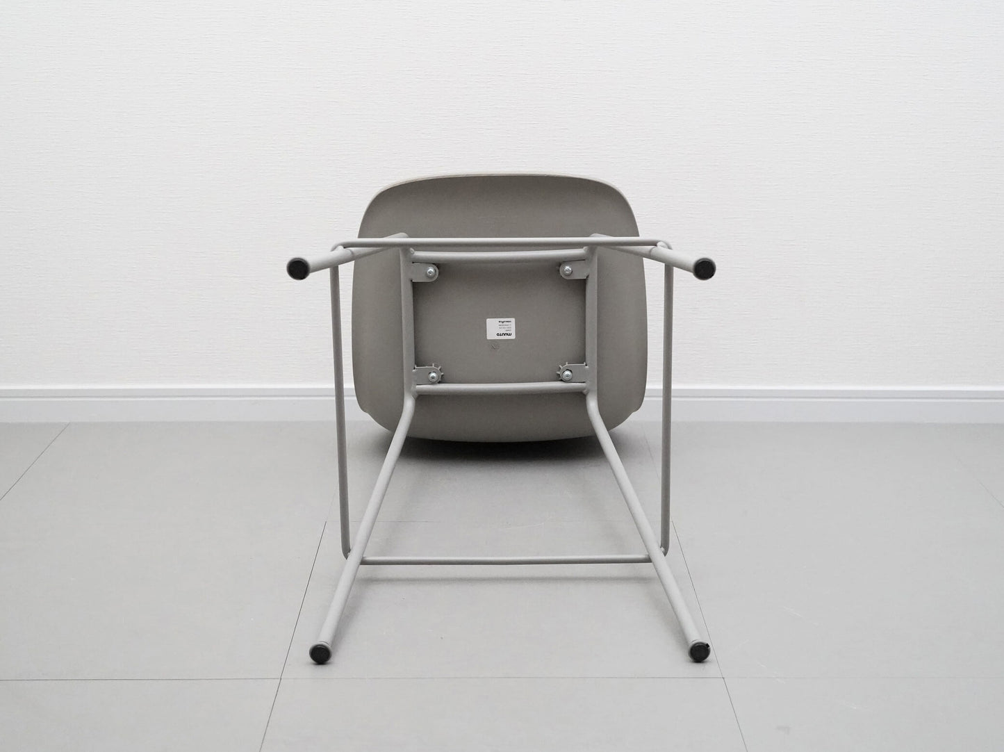 ファイバー カウンタースツール グレー ムート イスコス ‐ ベルリン / Fiber Counter Stool Tubebase with Backrest Muuto Iskos-Berlin 在庫4→3