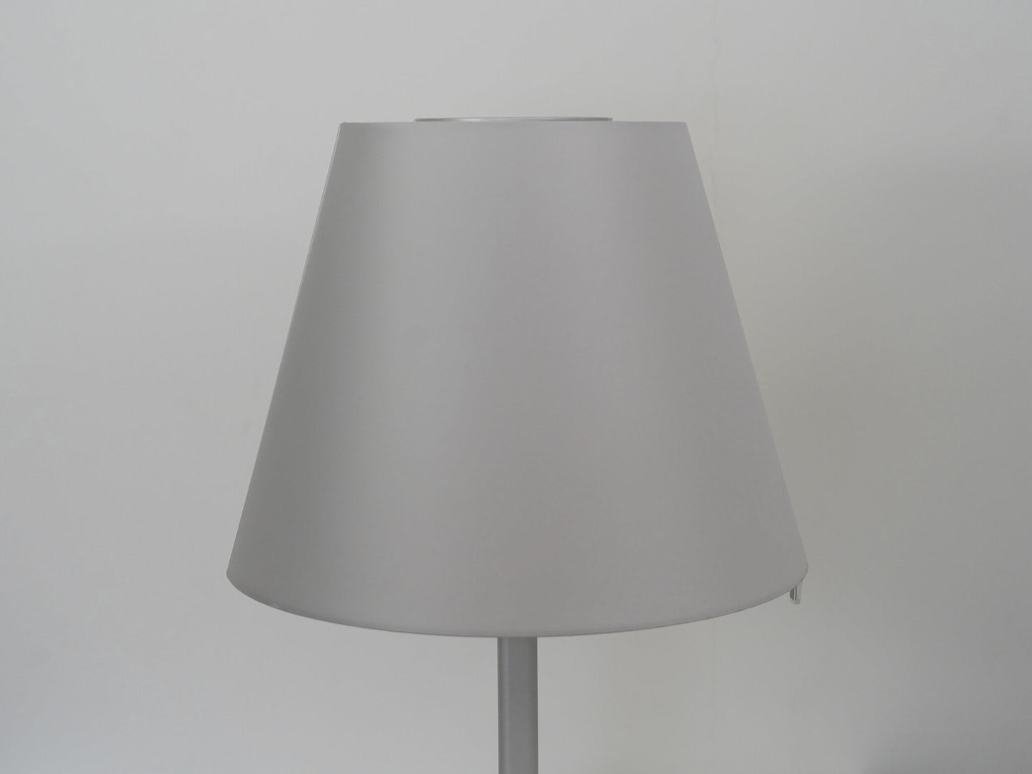 メランポ テーブルランプ アルテミデ エイドリアン・ガルデール / MELAMPO Table Lamp Artemide Adrien Gardere