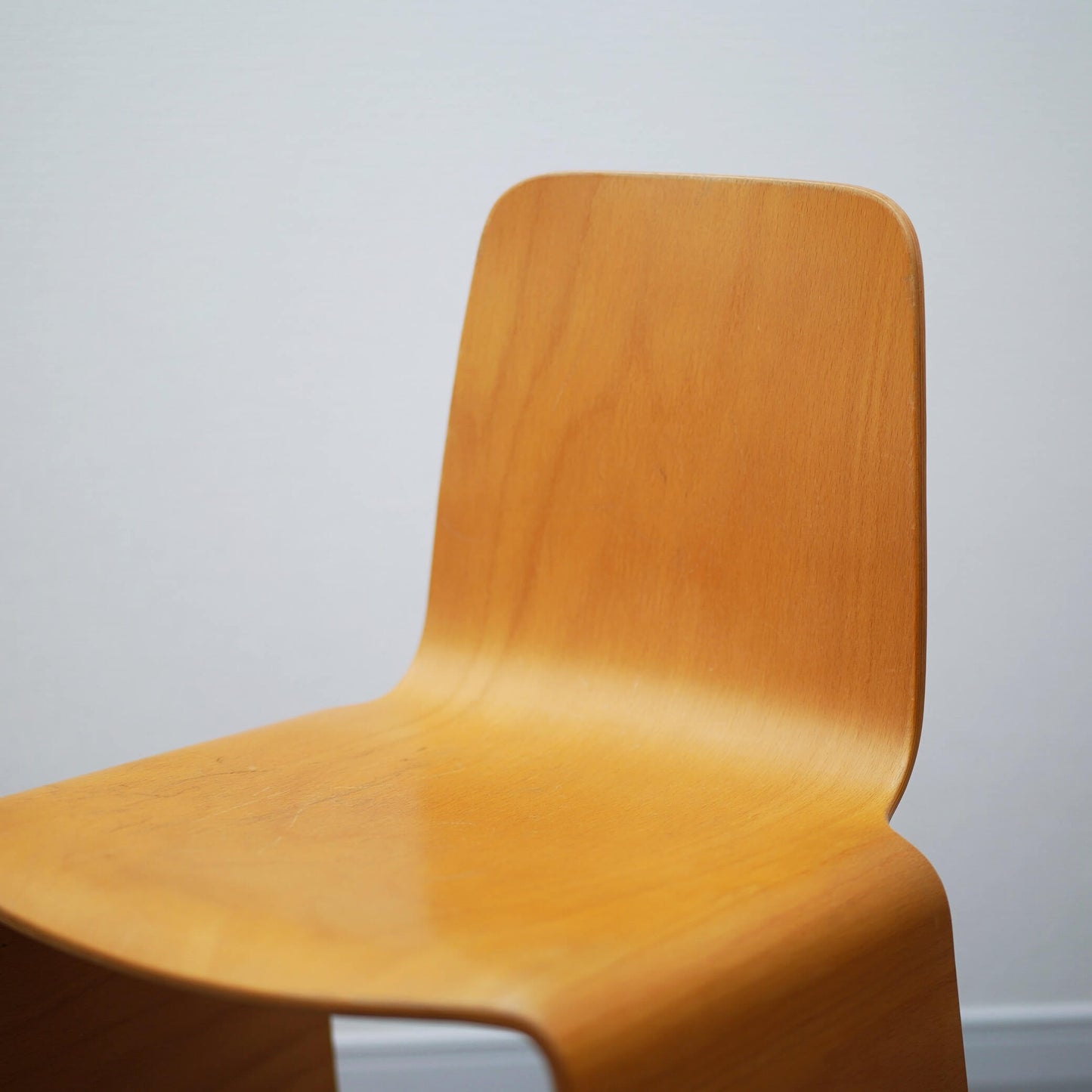 ピーター・カーフがデザインしたIFORMのNXTチェア