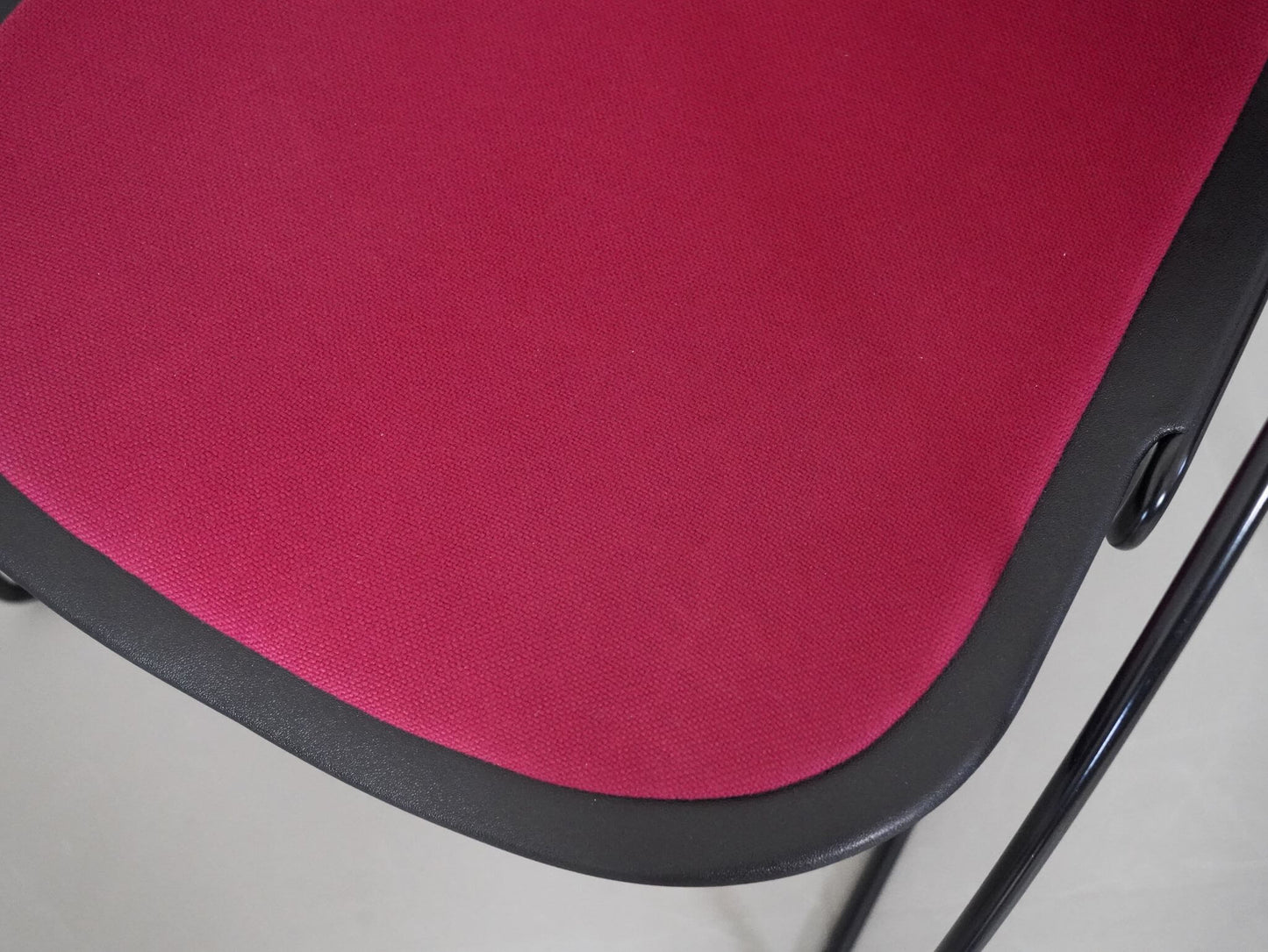 パレード スチールケース レッド ファブリック / Parade Steelcase 在庫4→3