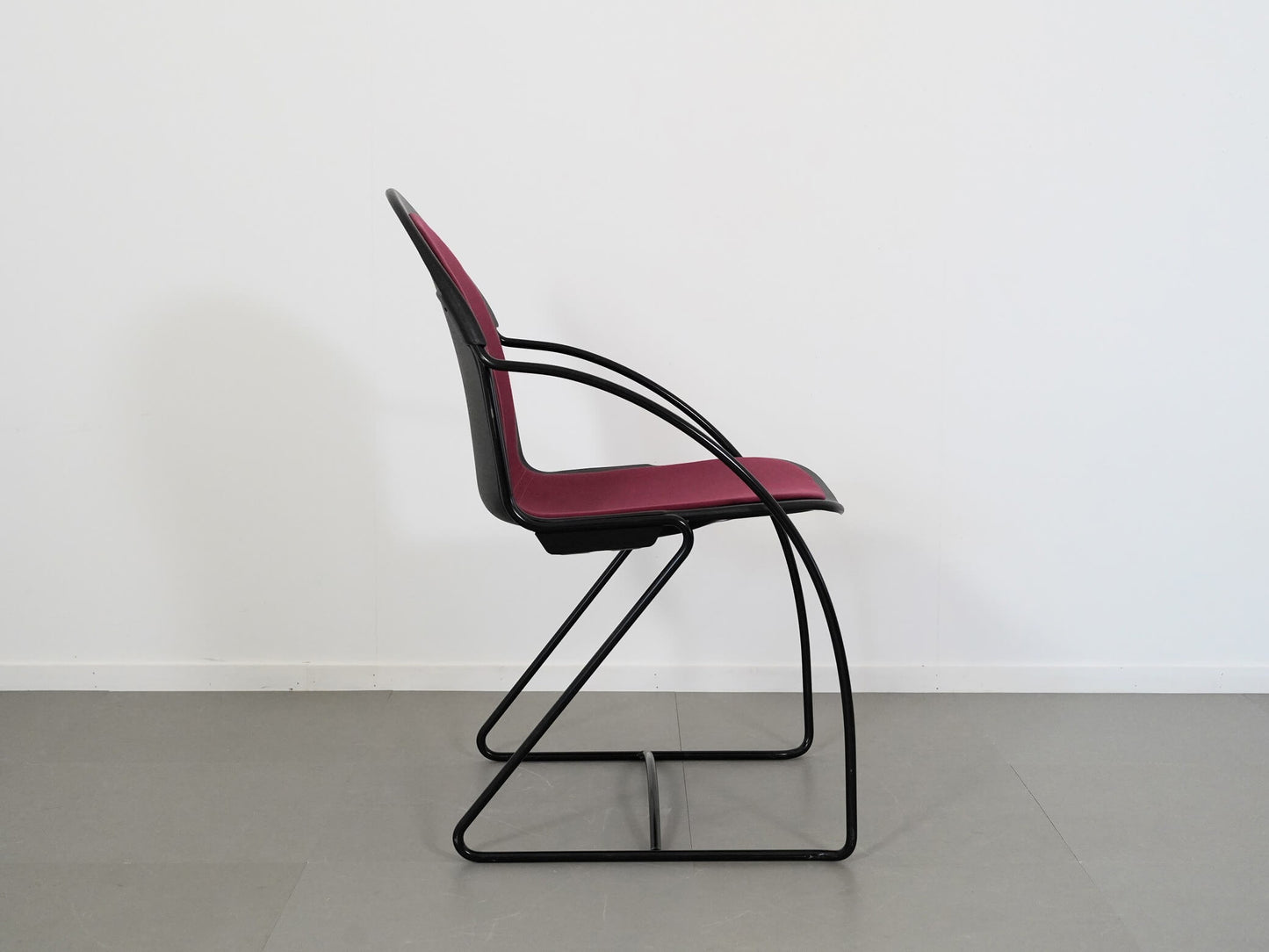 パレード スチールケース レッド ファブリック / Parade Steelcase 在庫4→3
