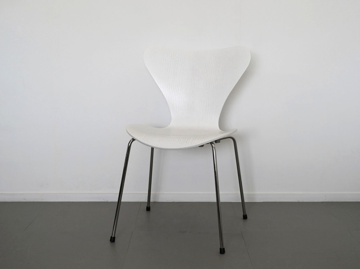 セブンチェア ホワイト カラードアッシュ フリッツ・ハンセン アルネ・ヤコブセン / Seven Chair White Fritz Hansen Arne Jacobsen 在庫4→2