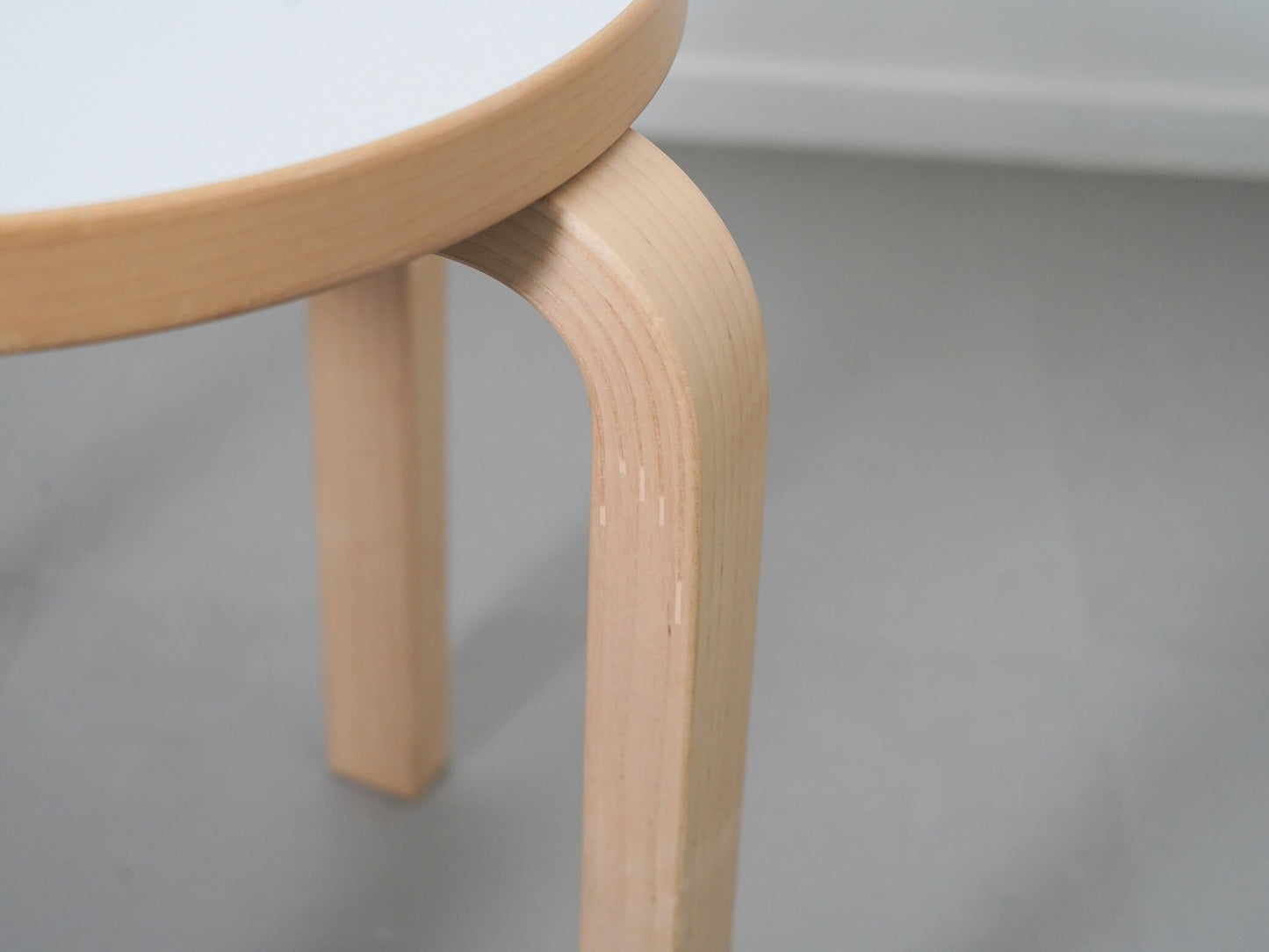 スツール E60 ホワイト ラミネート バーチ 4本脚 アルヴァ・アアルト アルテック / Stool E60 White Laminate Alvar Aalto Artek 在庫6→4