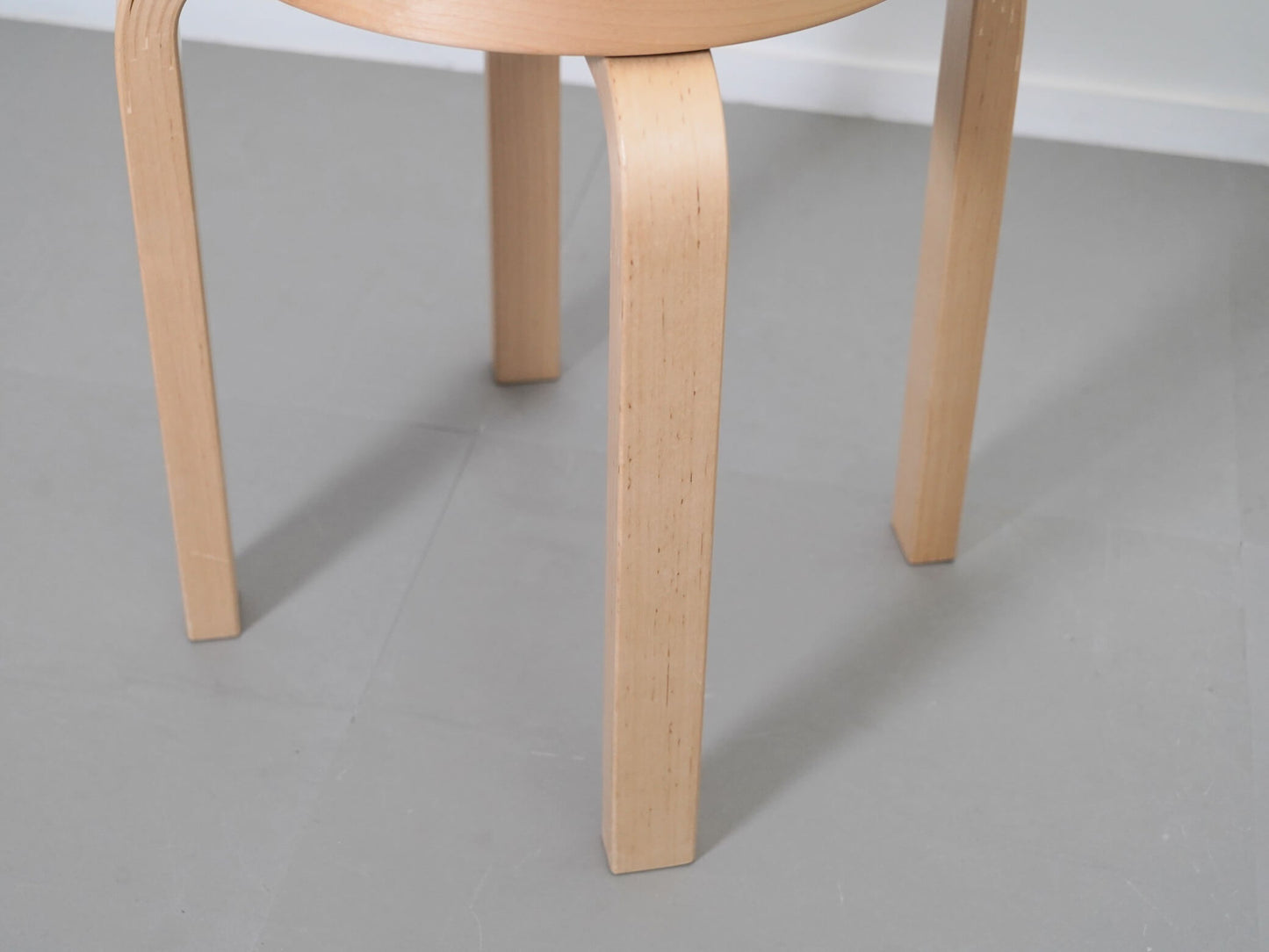 スツール E60 ホワイト ラミネート バーチ 4本脚 アルヴァ・アアルト アルテック / Stool E60 White Laminate Alvar Aalto Artek 在庫6→4