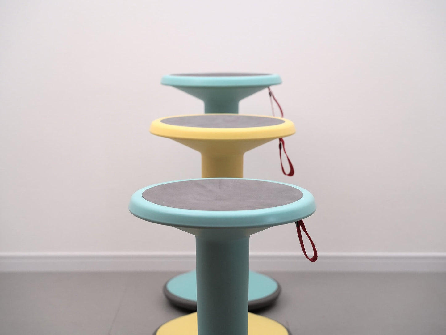 アップスツール イエロー インタースツール カッシーナ スヴェン・ヴァン・ベティカー / UP IS1 Interstuhl Cassina Sven Von Boetticher