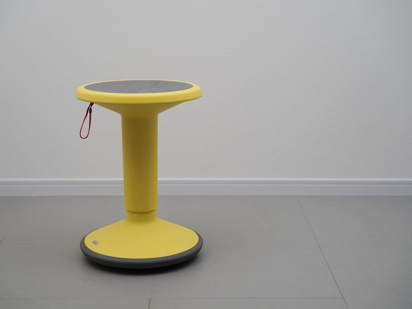 アップスツール イエロー インタースツール カッシーナ スヴェン・ヴァン・ベティカー / UP IS1 Interstuhl Cassina Sven Von Boetticher