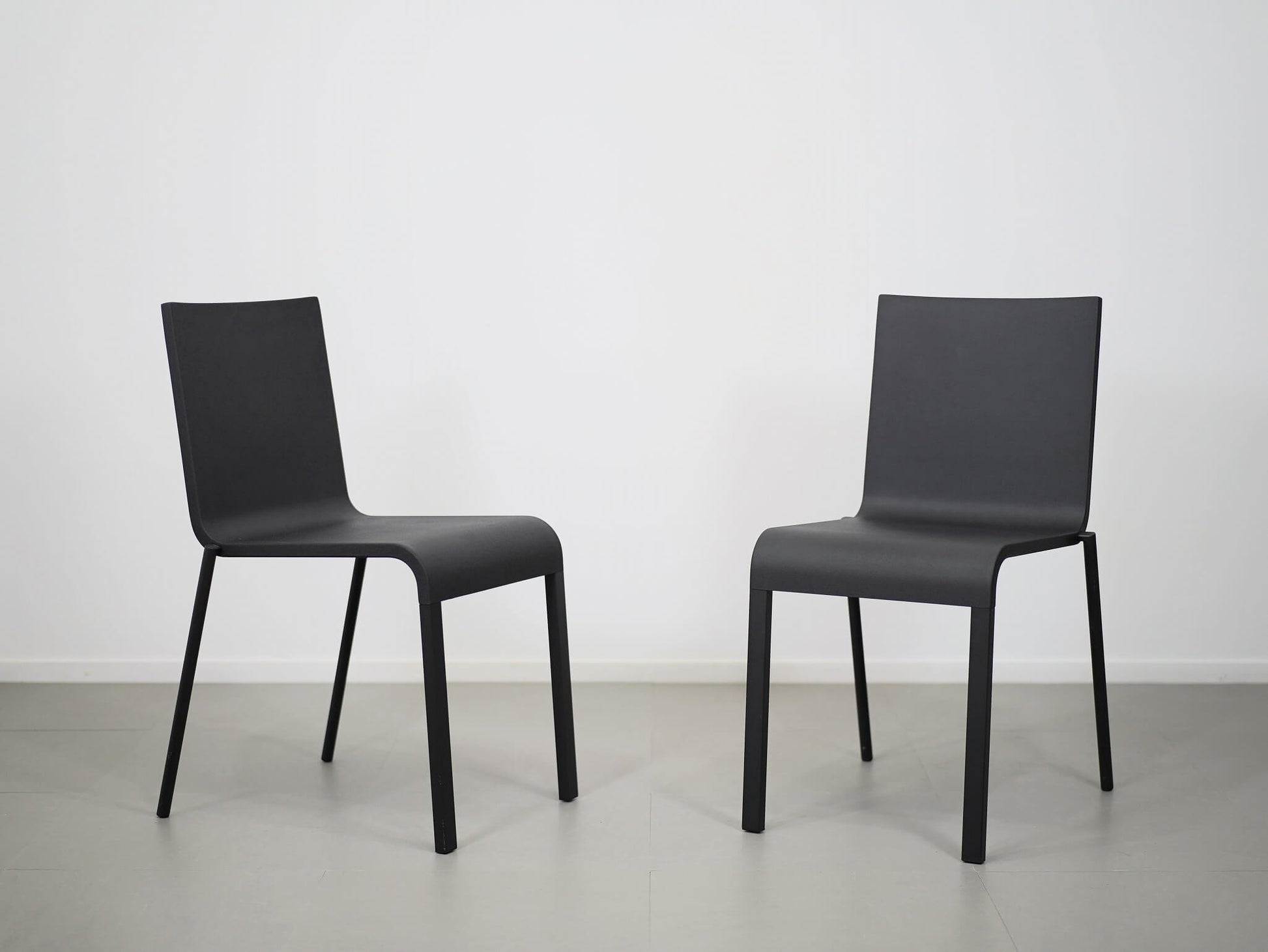 ヴィトラの中古・ユーズドの03.ゼロスリー・オールブラック