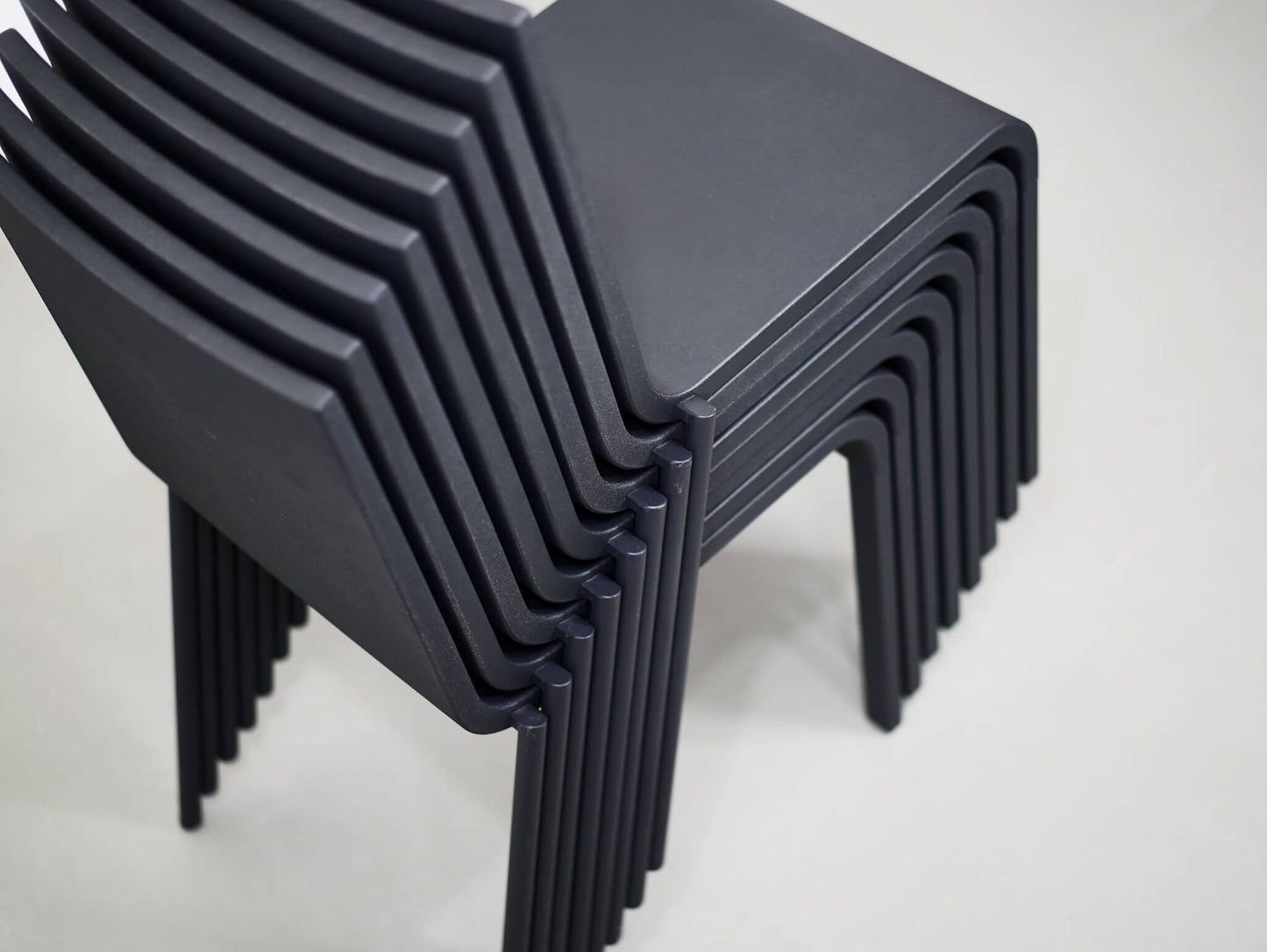 ヴィトラの中古・ユーズドの03.ゼロスリー・オールブラック