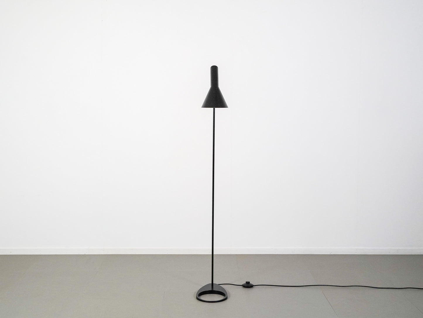 ルイス・ポールセン AJフロア 2024年製 アルネ・ヤコブセン ブラック 黒 / Louis Poulsen AJ Floor Arne Jacobsen Black