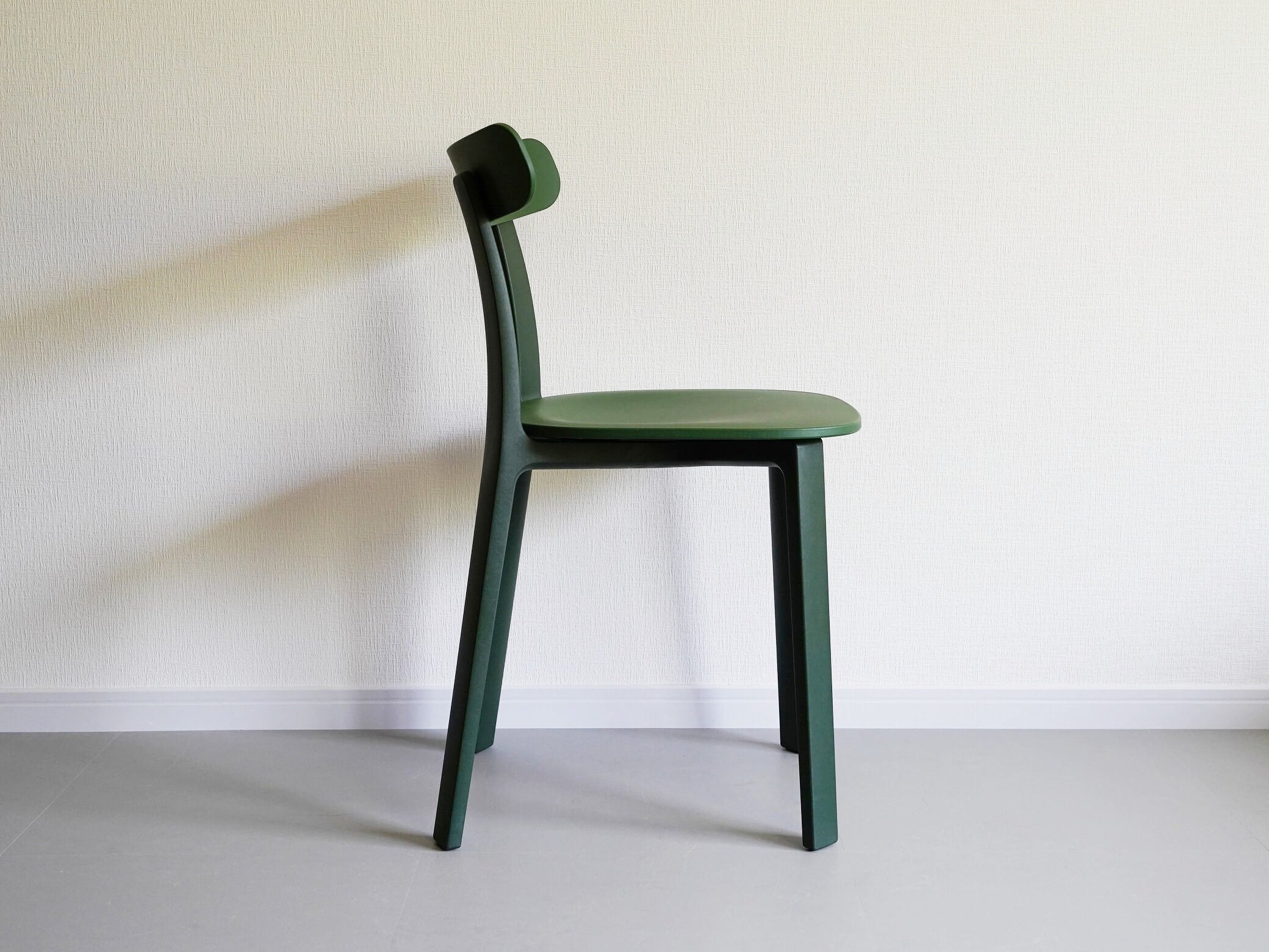 オールプラスチックチェア エーピ－シー アイビー ジャスパー・モリソン ヴィトラ グリーン 緑 中古/ All Plastic Chair APC  Ivy Jasper Morrison Vitra Green 在庫4 – CAGUYA