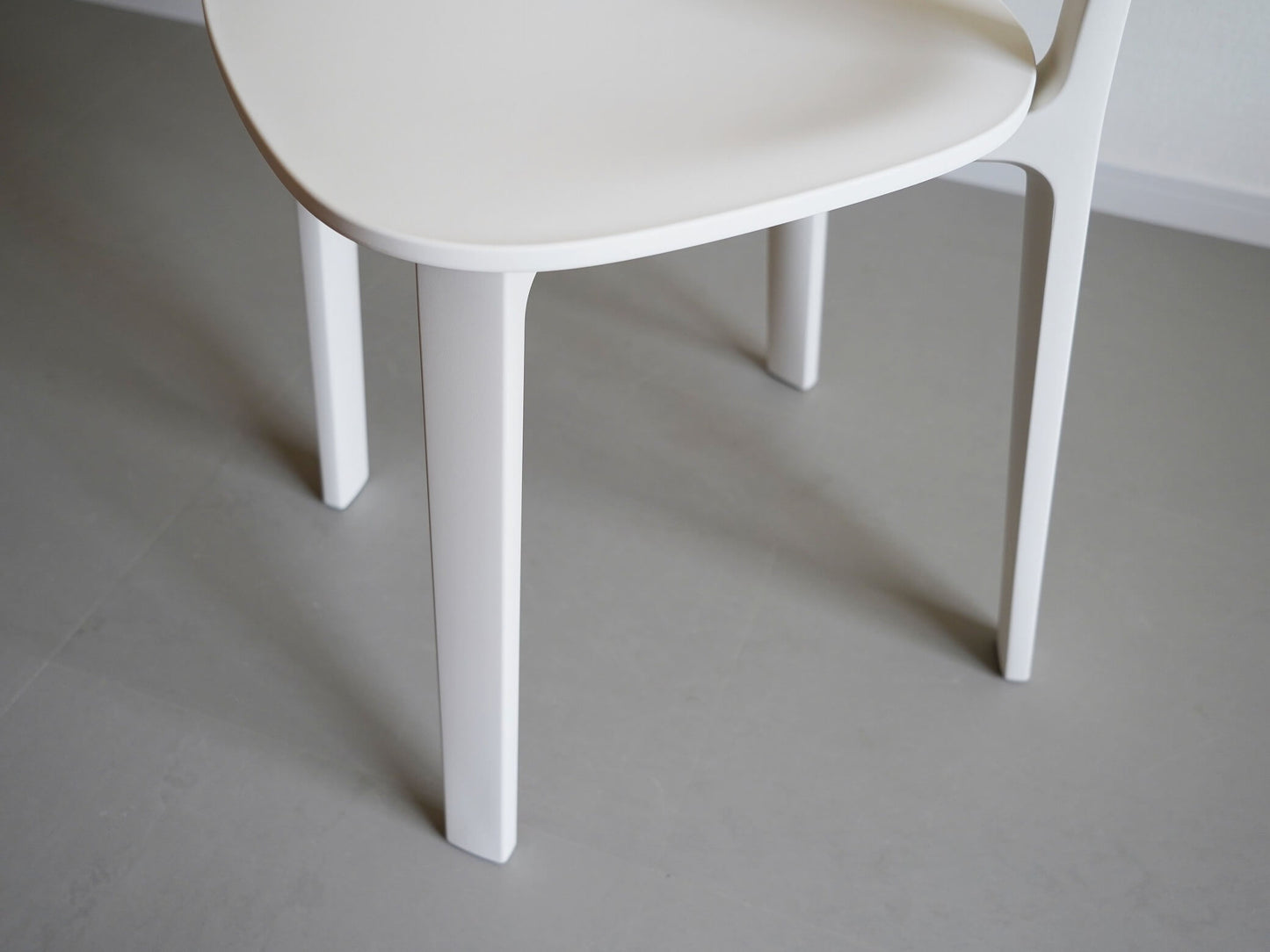 オールプラスチックチェア グライドなし エーピ－シー ホワイト ジャスパー・モリソン ヴィトラ  / All Plastic Chair APC White Jasper Morrison Vitra 在庫1