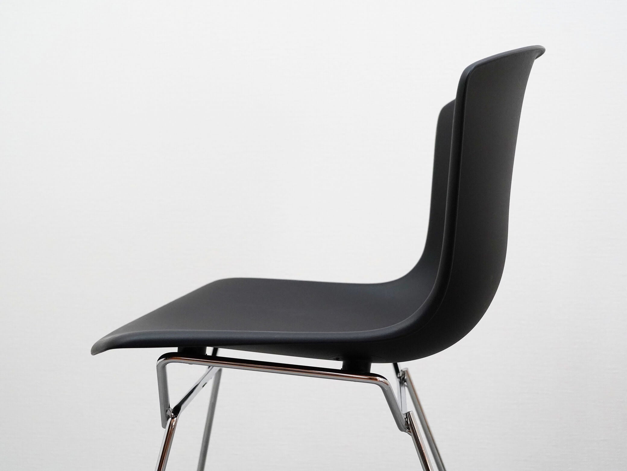 ハリー・ベルトイア プラスチック サイドチェア ノル 中古 ユーズド / Harry Bertoia Plastic Side Chair Knoll  在庫6 – CAGUYA