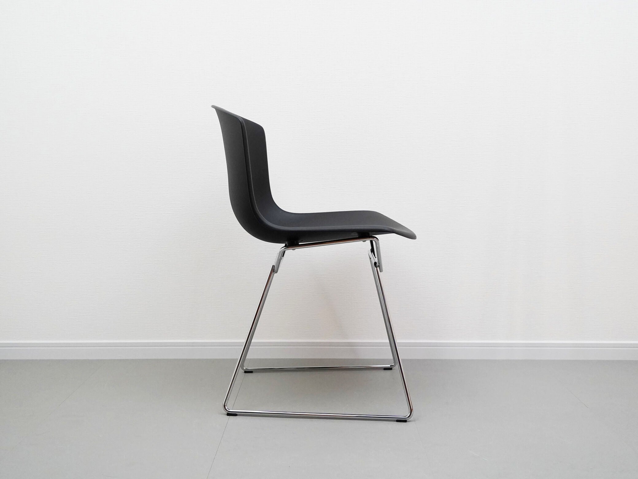 ハリー・ベルトイア プラスチック サイドチェア ノル 中古 ユーズド / Harry Bertoia Plastic Side Chair Knoll  在庫6 – CAGUYA