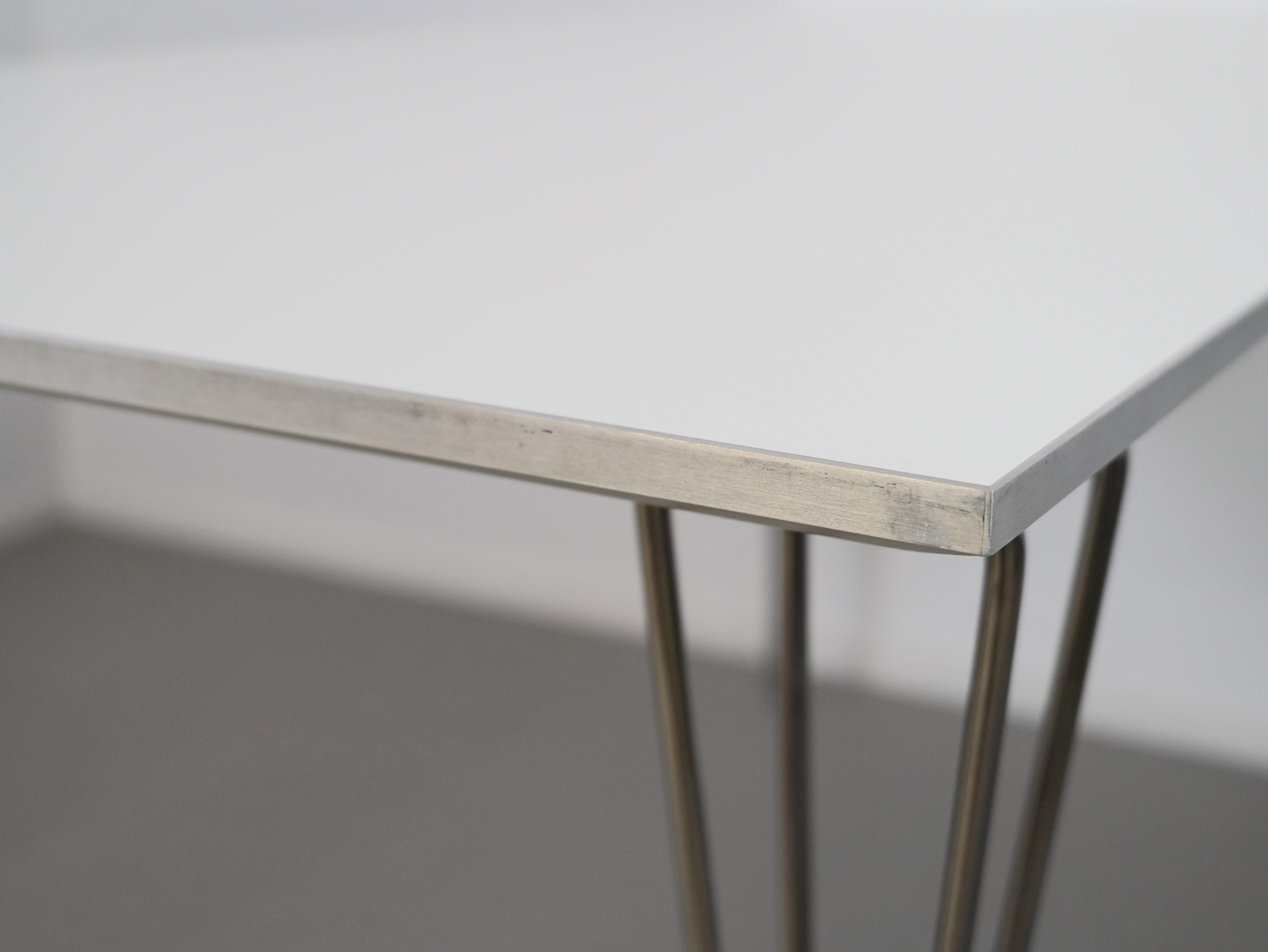 フリッツハンセン　Bテーブル　正規品 フリッツ・ハンセン 暮らしにエッセンスを 第1回「スーパー楕円