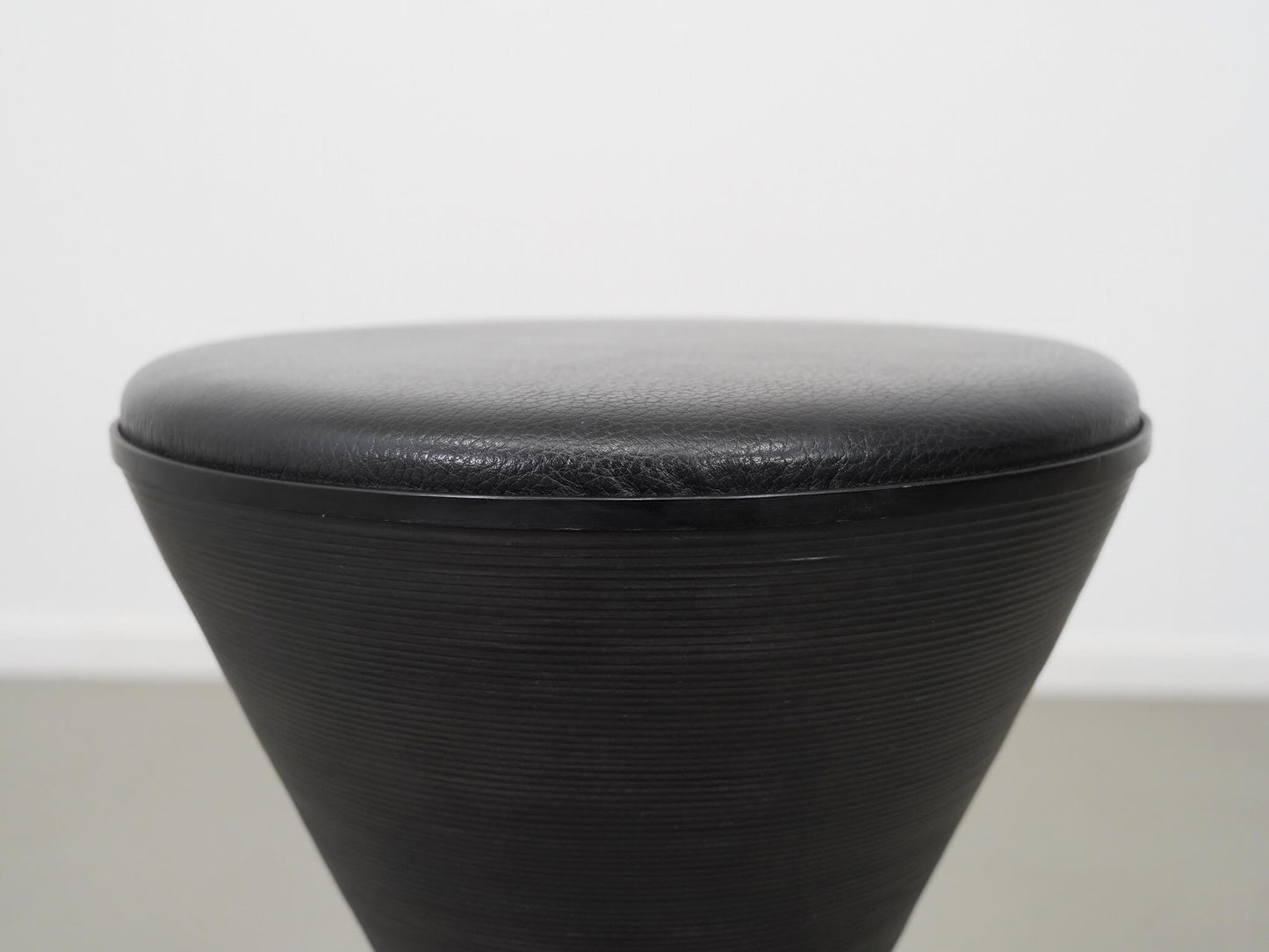 ブナコ スツール ブラック レザー / BUNACO STOOL Black Leather