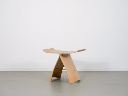 柳宗理がデザインした天童木工のバタフライスツール・メープル