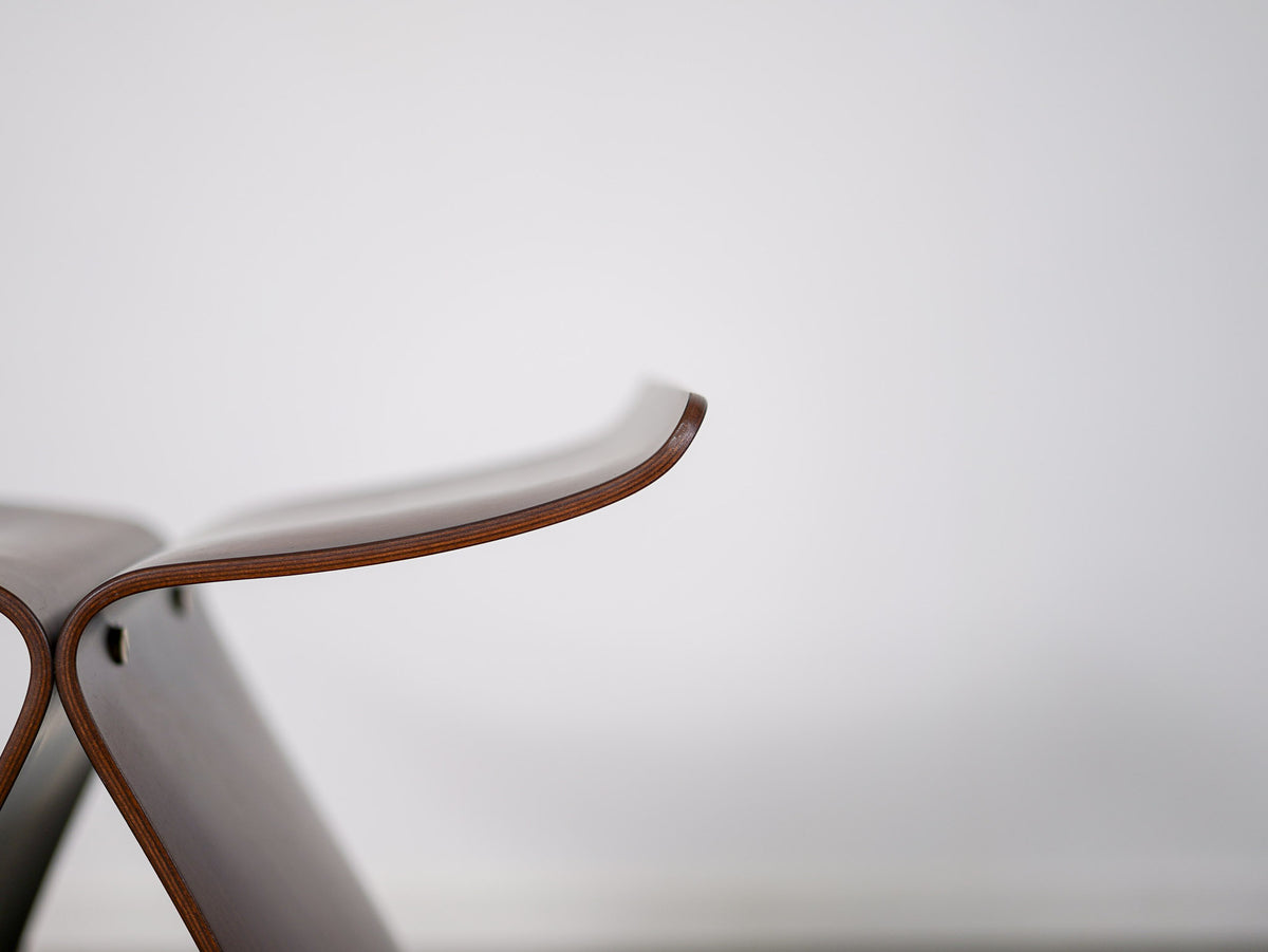 柳宗理がデザインした天童木工のバタフライスツール・ローズウッド