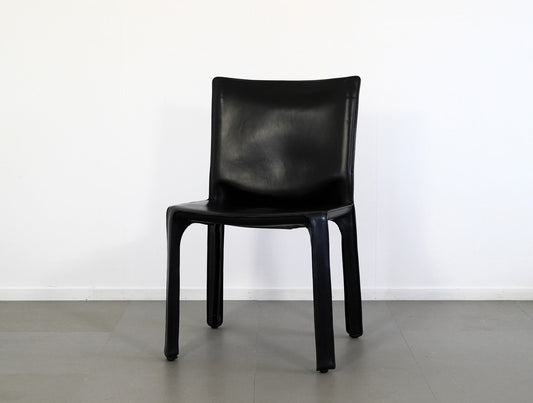 マリオ・ベリーニがデザインしたカッシーナのキャブチェア412・ブラック