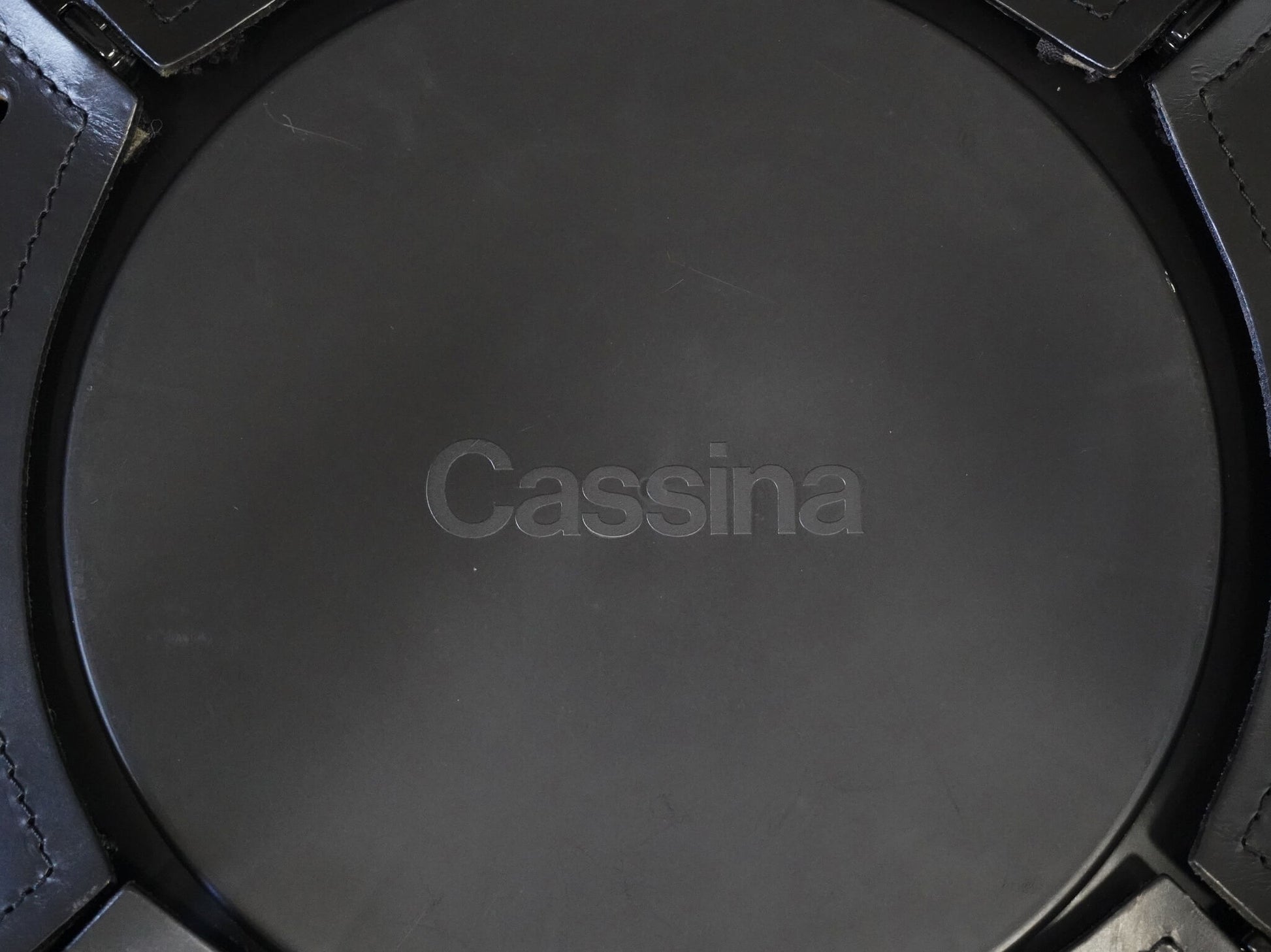 カッシーナのロゴ