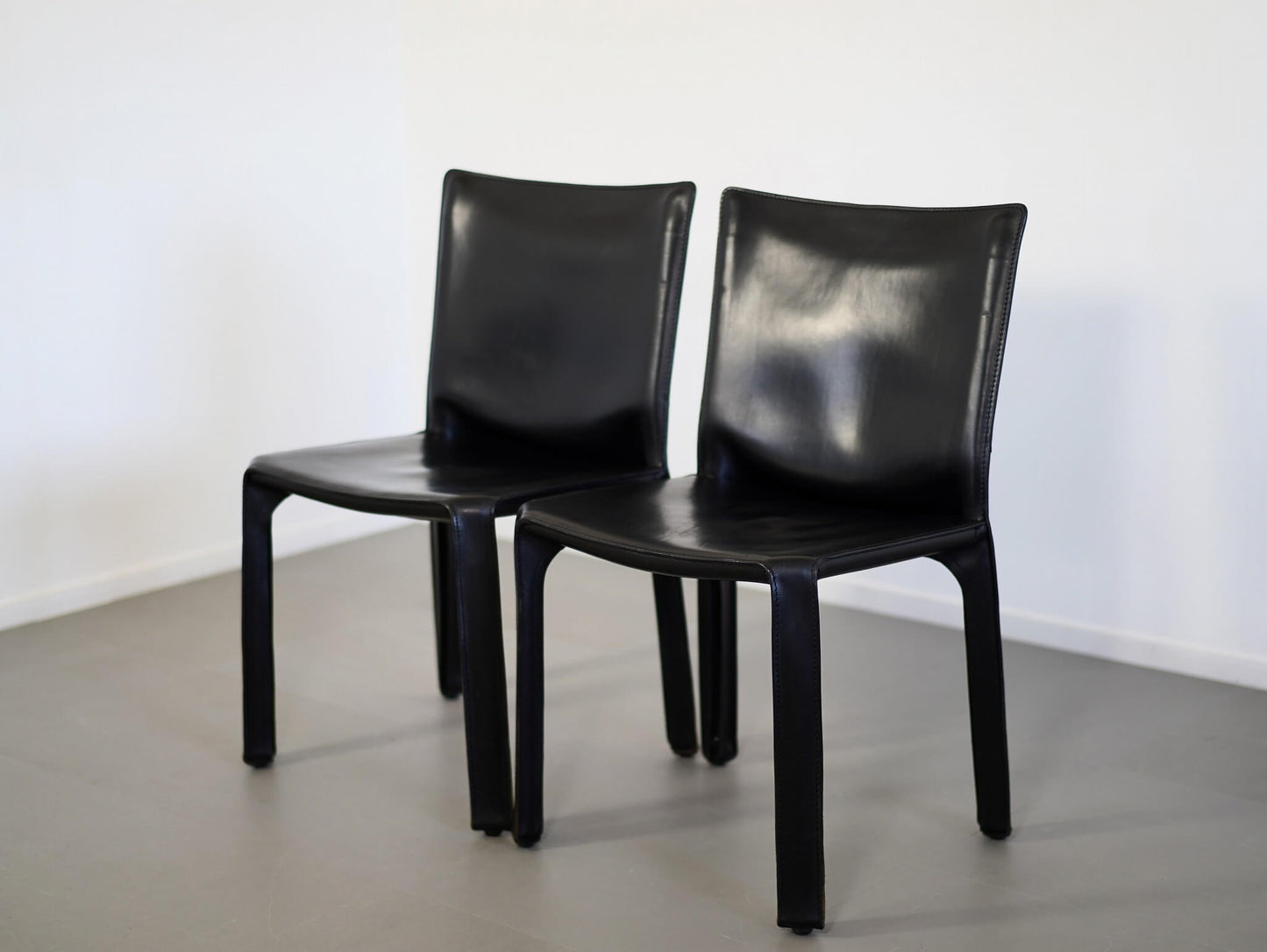 マリオ・ベリーニがデザインしたカッシーナのキャブチェア412・ブラック