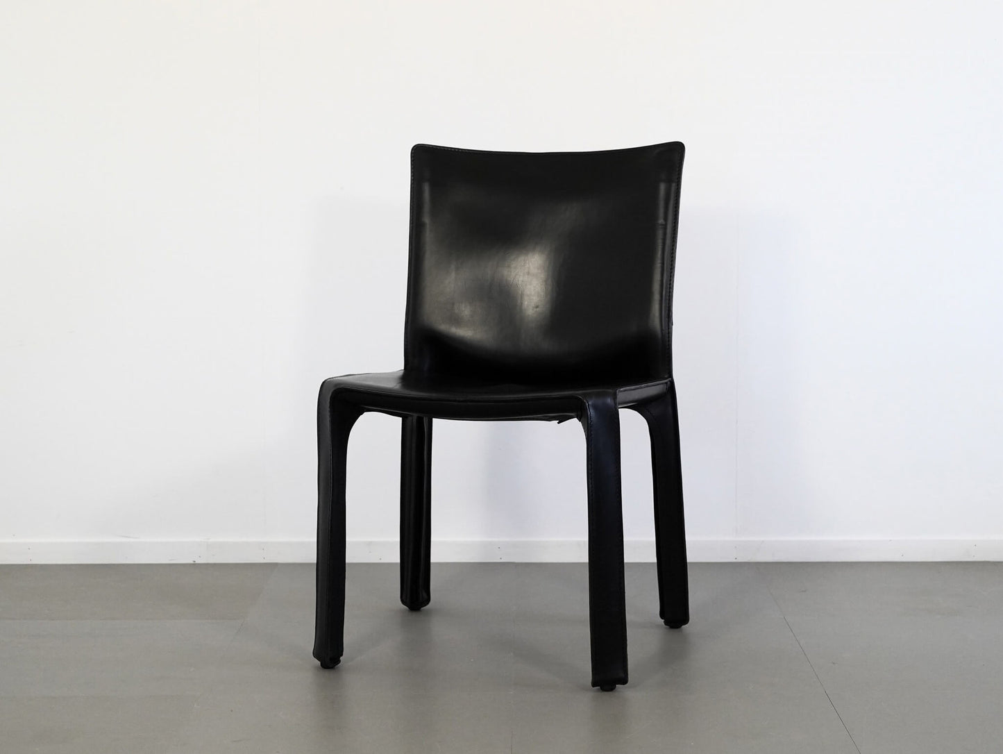 マリオ・ベリーニがデザインしたカッシーナの中古・ユーズドのキャブチェア412・ブラック