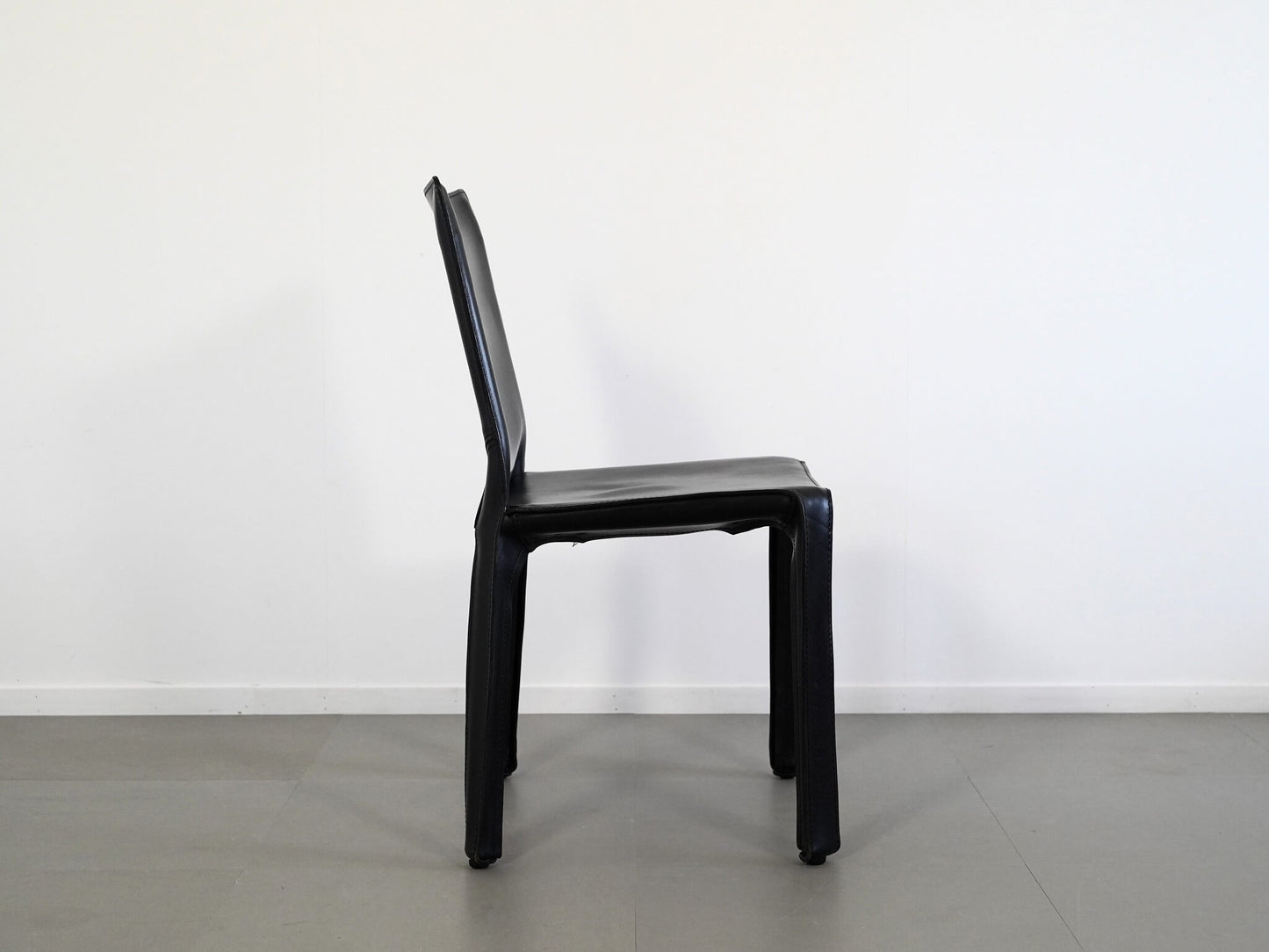 マリオ・ベリーニがデザインしたカッシーナの中古・ユーズドのキャブチェア412・ブラック