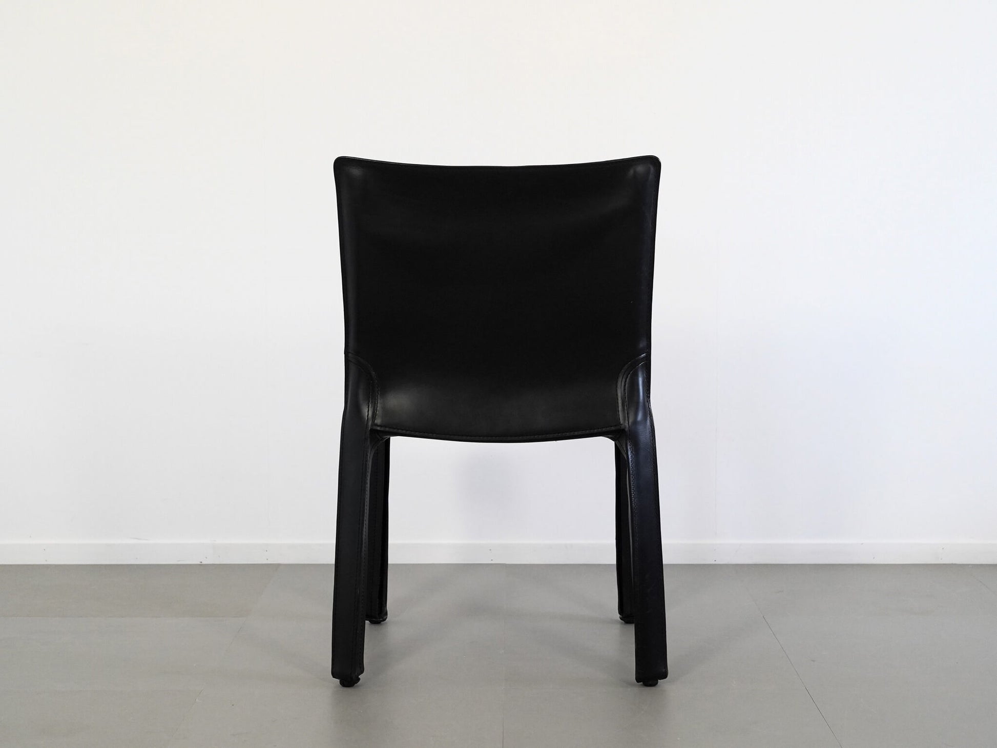 マリオ・ベリーニがデザインしたカッシーナの中古・ユーズドのキャブチェア412・ブラック