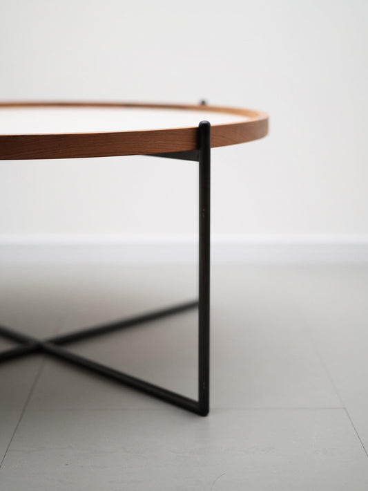 チーク材の丸センターテーブル・中古・ユーズド