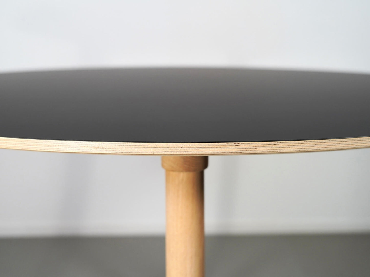 CPH Deux 220 Black HAY Ronan & Erwan Bouroullec / シーピーエイチ ドゥ 220 ラウンドテーブル 黒 ヘイ ロナン＆エルワン・ブルレック 在庫2