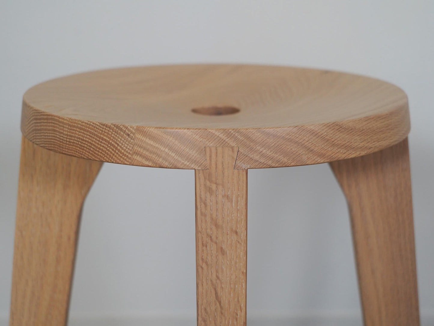 ダブテイル バースツール オーク ホワイト アリアケ スタファン・ホルム 平田椅子製作所 / Dovetail Bar Stool Oak White ARIAKE Staffan Holm 在庫2