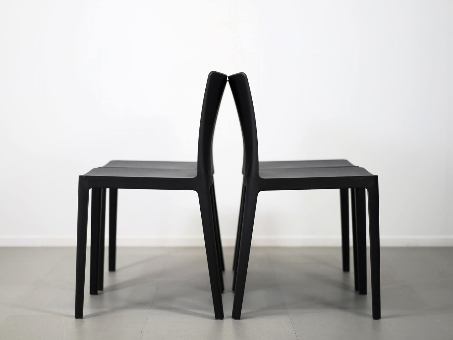 ロナン＆エルワン・ブルレックがデザインしたHAYのエレメンターレチェア・黒