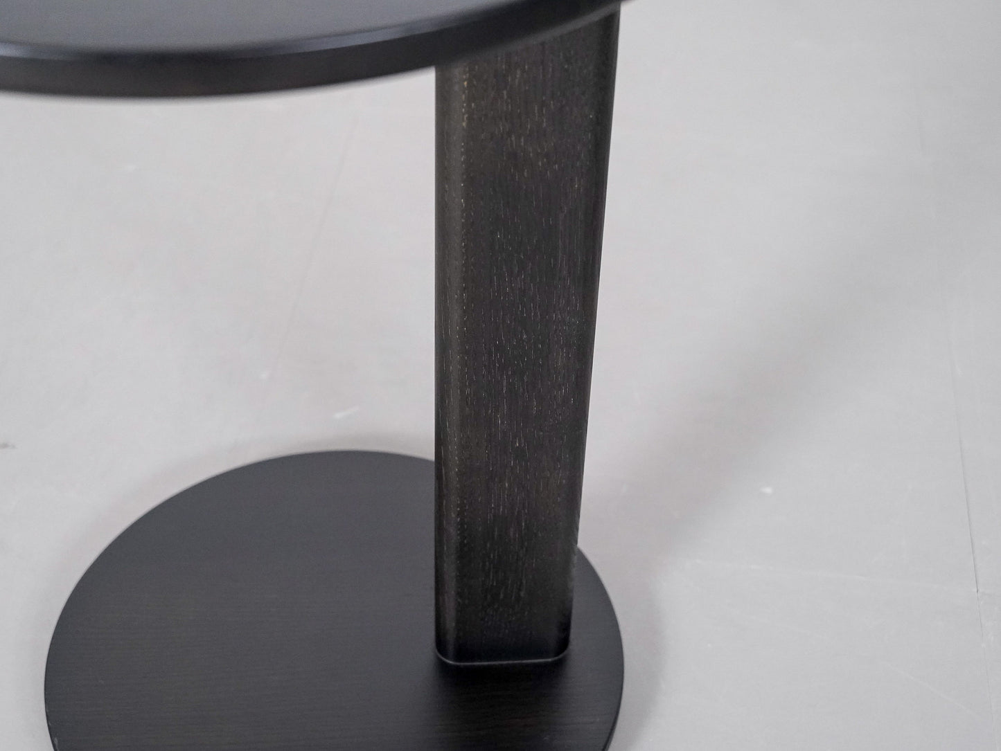 カリモクニュースタンダード エレファント サイドテーブル ブラック クリスチャン・ハース / Karimoku New Standard Elephant Side Table Black Christian Haas KNS
