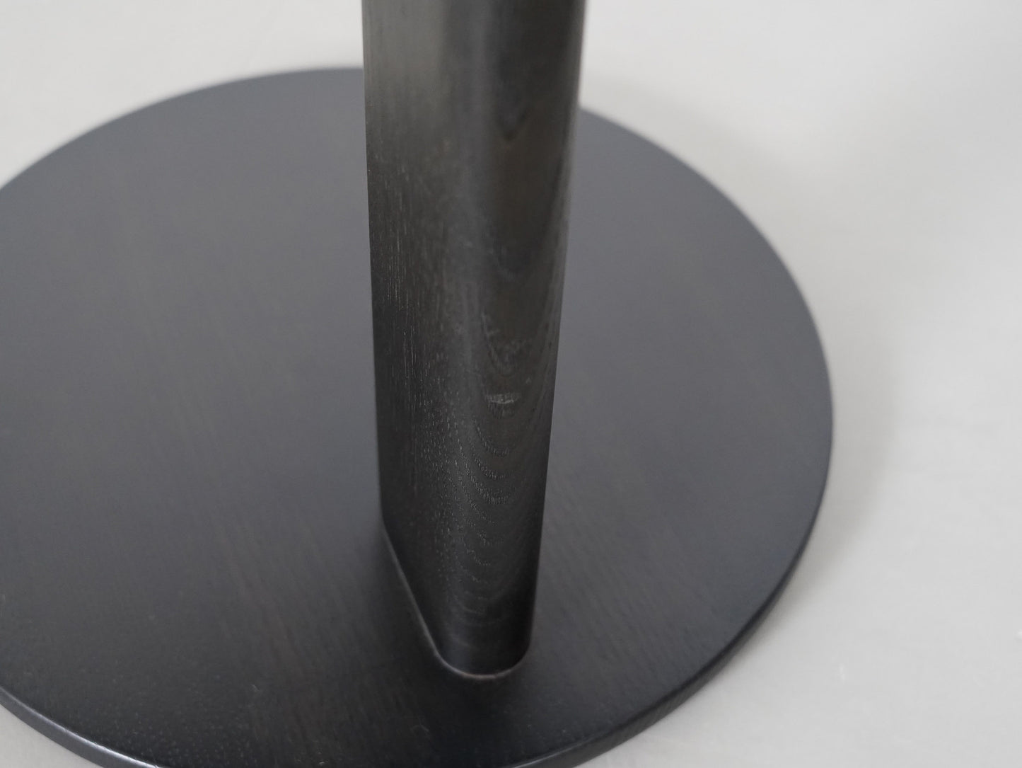 カリモクニュースタンダード エレファント サイドテーブル ブラック クリスチャン・ハース / Karimoku New Standard Elephant Side Table Black Christian Haas KNS