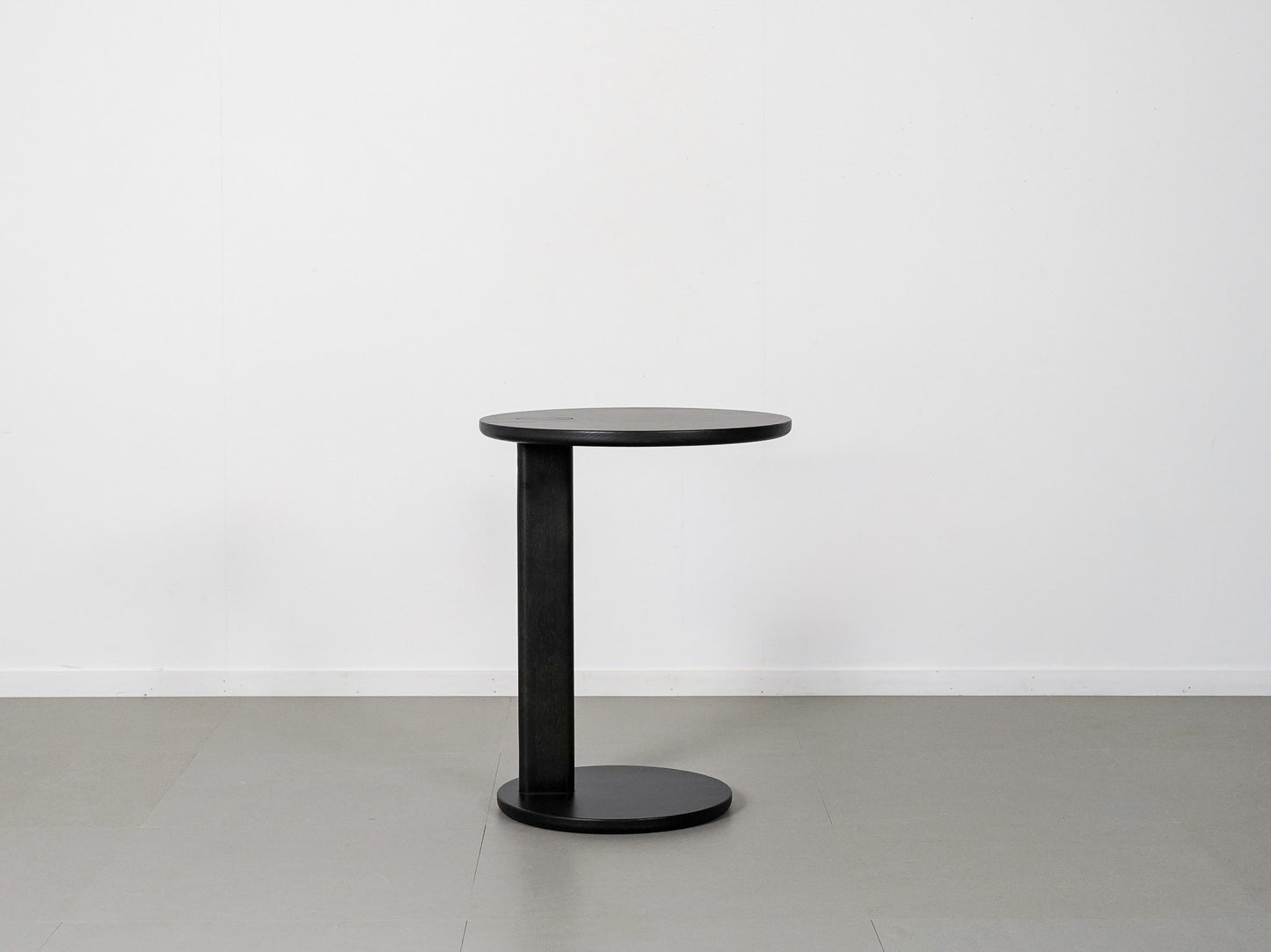 カリモクニュースタンダード エレファント サイドテーブル ブラック クリスチャン・ハース / Karimoku New Standard Elephant Side Table Black Christian Haas KNS