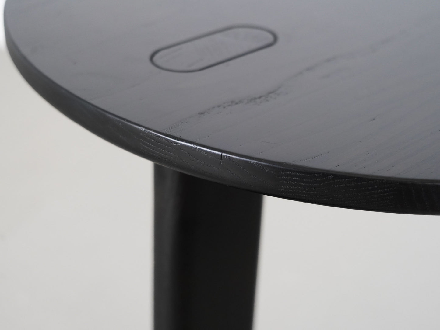 カリモクニュースタンダード エレファント サイドテーブル ブラック クリスチャン・ハース / Karimoku New Standard Elephant Side Table Black Christian Haas KNS