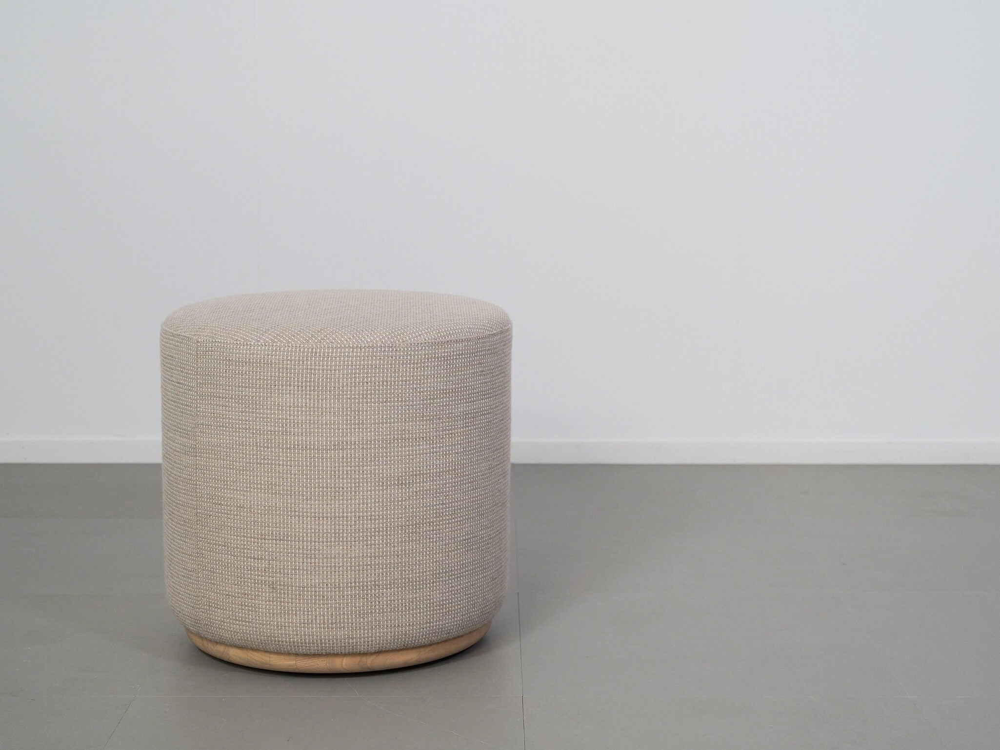 エレファント プーフ タスク スツール キャスター付 ベージュ カリモク