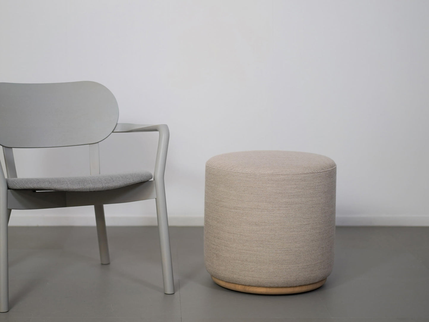 エレファント プーフ タスク スツール キャスター付 ベージュ カリモクニュースタンダード クリスチャン・ハース / Elephant Pouf Task Karimoku New Standard Christian Haas