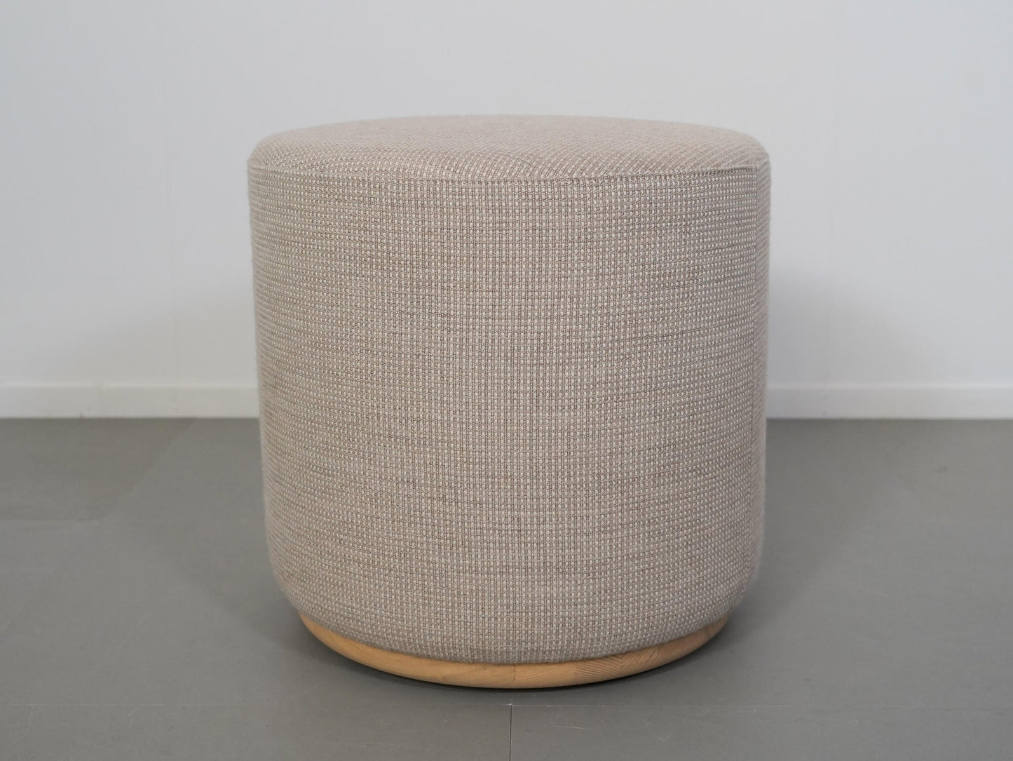 エレファント プーフ タスク スツール キャスター付 ベージュ カリモクニュースタンダード クリスチャン・ハース / Elephant Pouf Task Karimoku New Standard Christian Haas