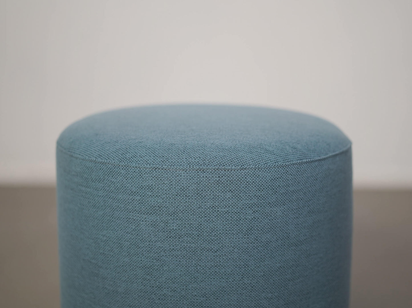 エレファント プーフ タスク スツール キャスター付 マハラム ブルー カリモクニュースタンダード クリスチャン・ハース / Elephant Pouf Task Karimoku New Standard Christian Haas MAHARAM 在庫2