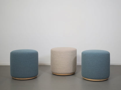 クリスチャン・ハースがデザインしたカリモクニュースタンダードのエレファント・プーフ・タスク