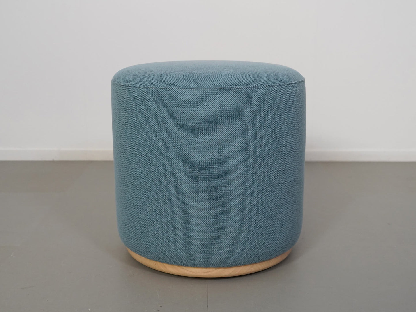 エレファント プーフ タスク スツール キャスター付 マハラム ブルー カリモクニュースタンダード クリスチャン・ハース / Elephant Pouf Task Karimoku New Standard Christian Haas MAHARAM 在庫2