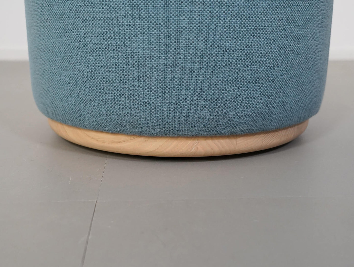 エレファント プーフ タスク スツール キャスター付 マハラム ブルー カリモクニュースタンダード クリスチャン・ハース / Elephant Pouf Task Karimoku New Standard Christian Haas MAHARAM 在庫2