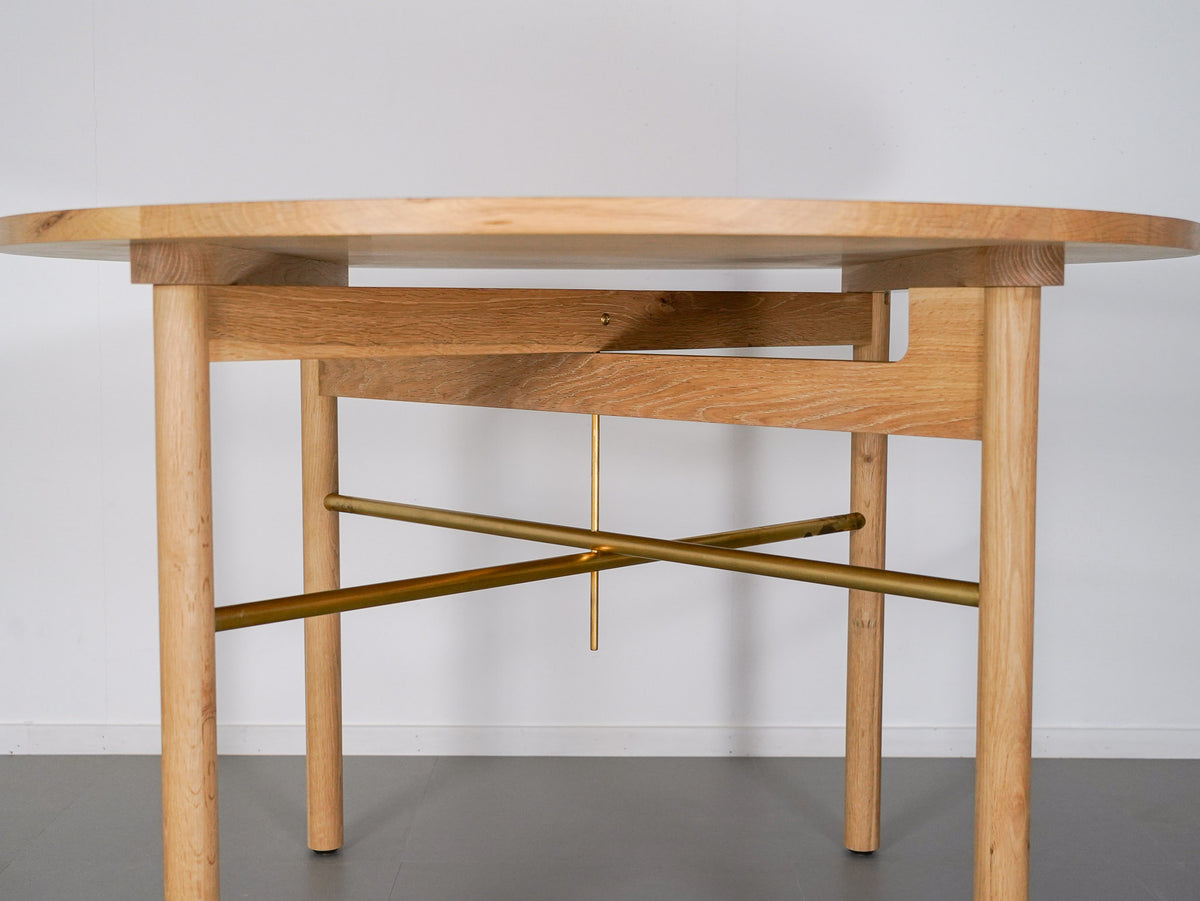 WOHL HÜTTE F2: table round Oak Brass / ヴォールヒュッテ エフツー ラウンドテーブル ナラ 真鍮