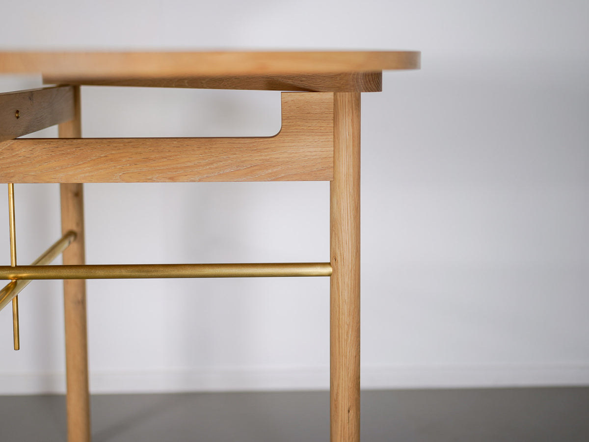 WOHL HÜTTE F2: table round Oak Brass / ヴォールヒュッテ エフツー ラウンドテーブル ナラ 真鍮