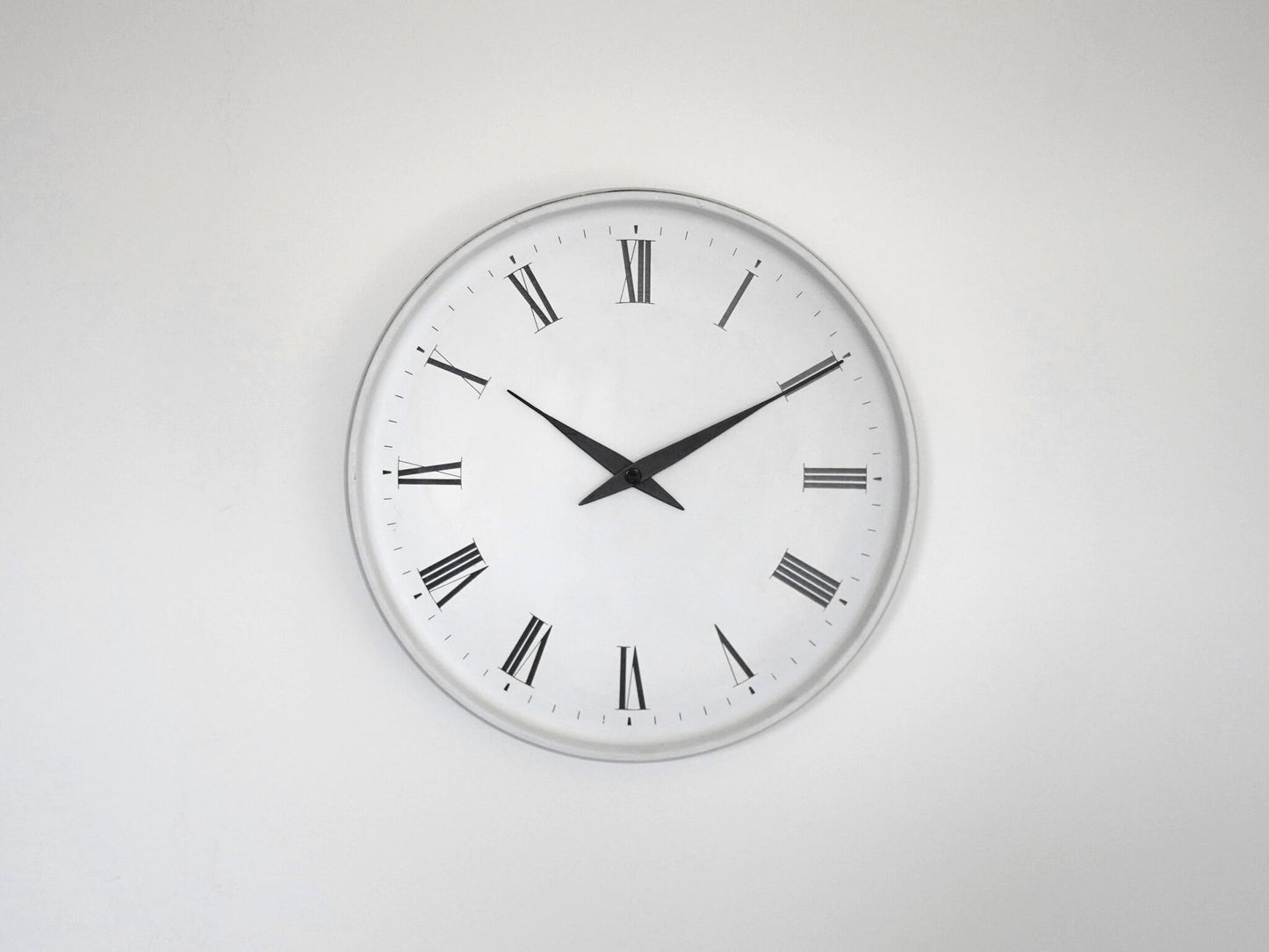 ヘニングコッペルがデザインしたルイス・ポールセンの壁掛け時計13056