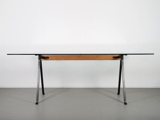 エンツォマーリがでデザインしたドリアデのフラーテテーブル